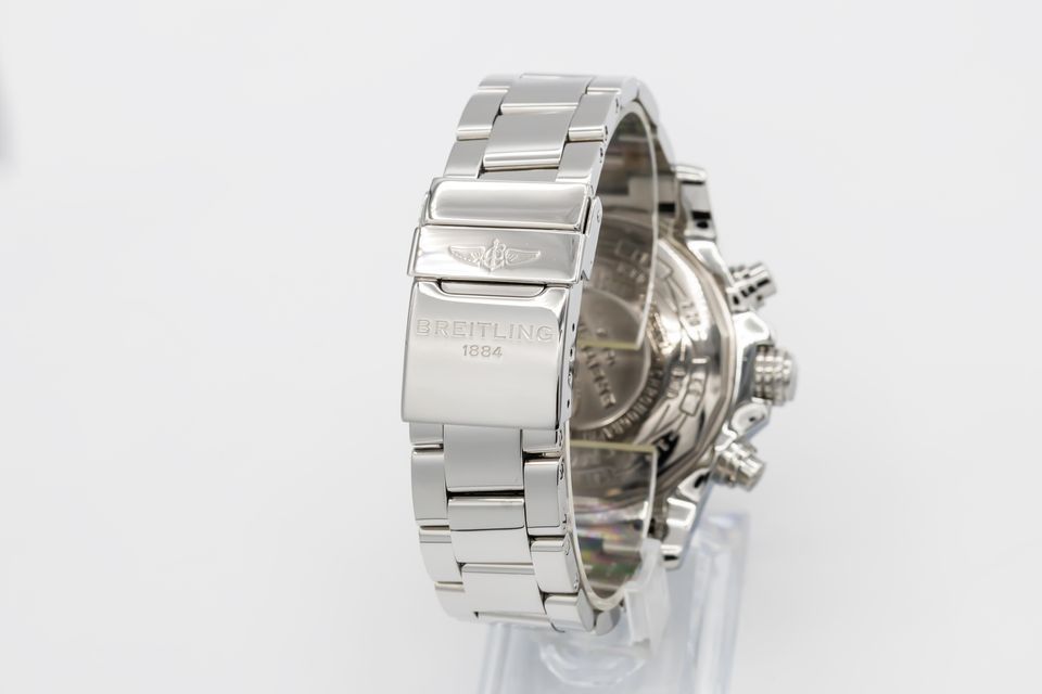 Breitling Super Avenger II A13371 Image 3